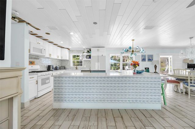 4530 BAYSHORE BOULEVARD NE, St Petersburg, FL 33703