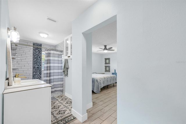 4530 BAYSHORE BOULEVARD NE, St Petersburg, FL 33703