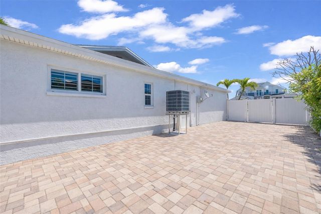 4530 BAYSHORE BOULEVARD NE, St Petersburg, FL 33703