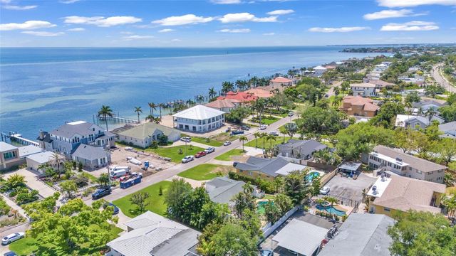 4530 BAYSHORE BOULEVARD NE, St Petersburg, FL 33703