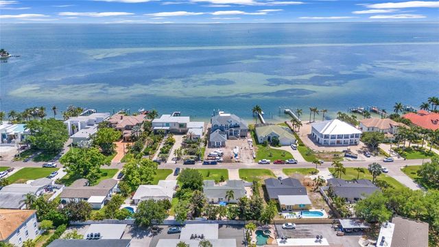 4530 BAYSHORE BOULEVARD NE, St Petersburg, FL 33703