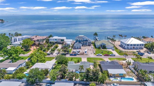 4530 BAYSHORE BOULEVARD NE, St Petersburg, FL 33703