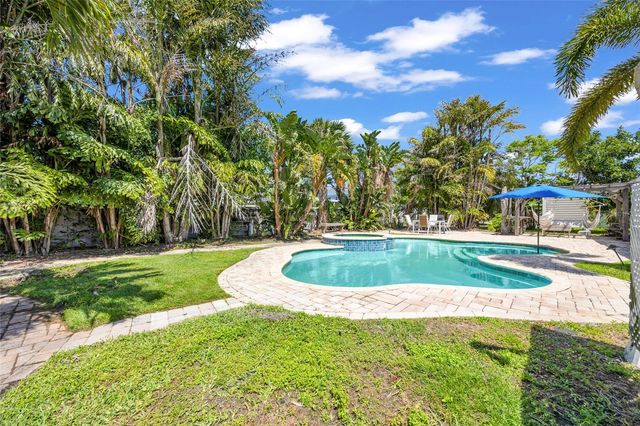 4530 BAYSHORE BOULEVARD NE, St Petersburg, FL 33703