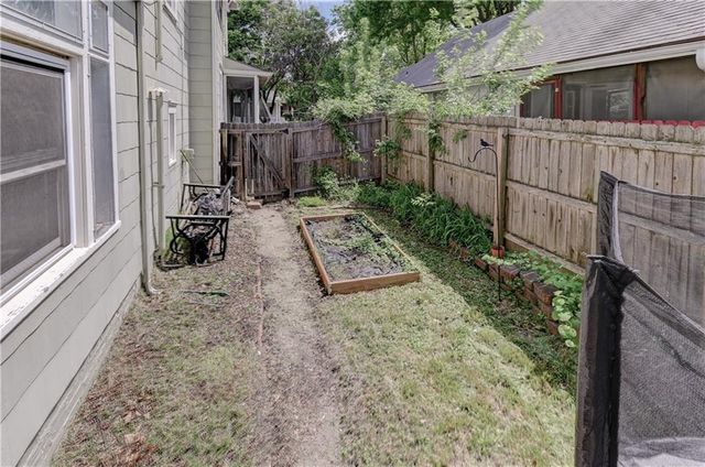 1032 5th Avenue, Leavenworth, KS 66048