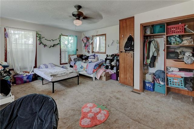 1032 5th Avenue, Leavenworth, KS 66048