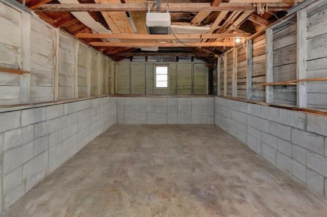 1032 5th Avenue, Leavenworth, KS 66048