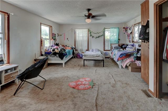 1032 5th Avenue, Leavenworth, KS 66048