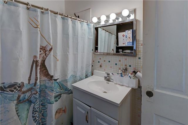 1032 5th Avenue, Leavenworth, KS 66048