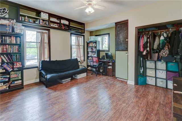 1032 5th Avenue, Leavenworth, KS 66048