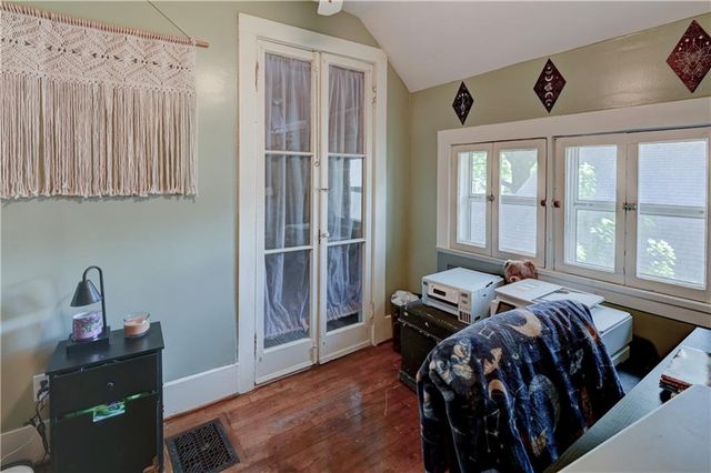 1032 5th Avenue, Leavenworth, KS 66048