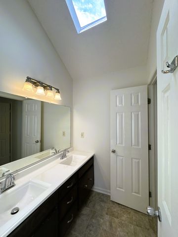 1111 Forestwood Ct, Smyrna, TN 37167