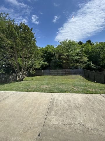1111 Forestwood Ct, Smyrna, TN 37167