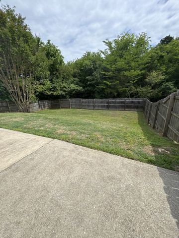 1111 Forestwood Ct, Smyrna, TN 37167