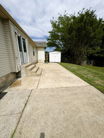 1111 Forestwood Ct, Smyrna, TN 37167