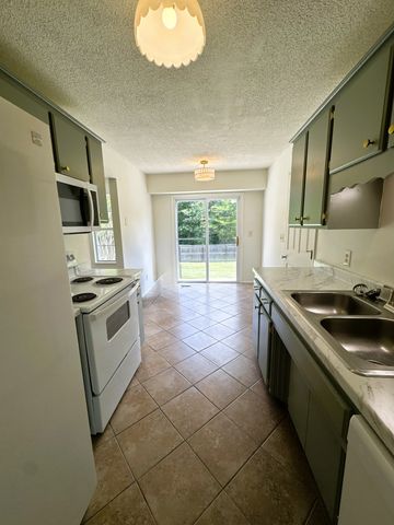 1111 Forestwood Ct, Smyrna, TN 37167