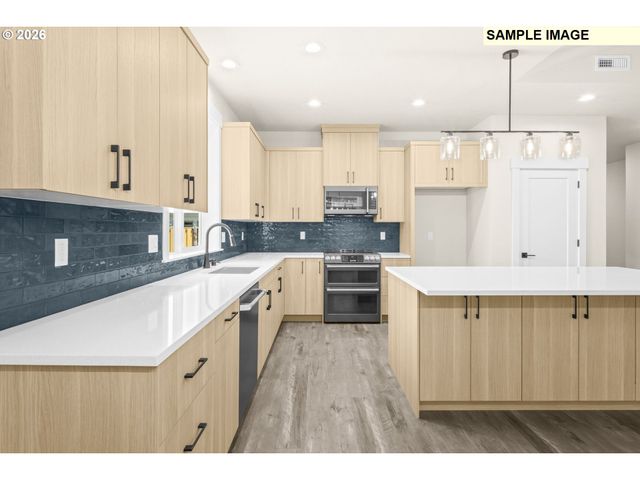 2201 E JUNIPER Cir 20, La Center, WA 98629