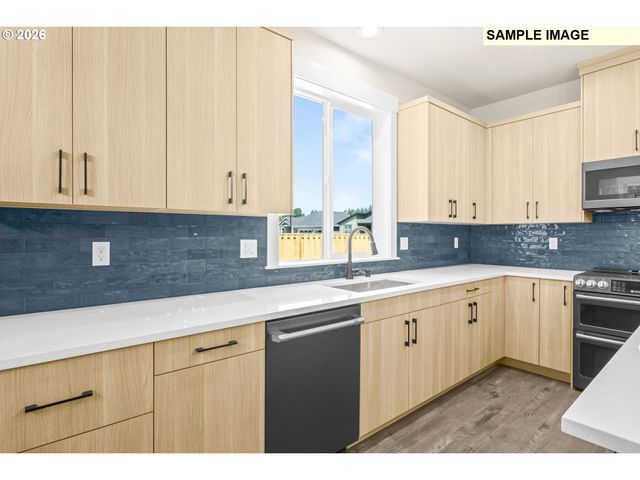 2201 E JUNIPER Cir 20, La Center, WA 98629