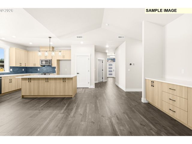 2201 E JUNIPER Cir 20, La Center, WA 98629