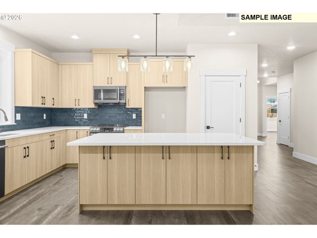 2201 E JUNIPER Cir 20, La Center, WA 98629