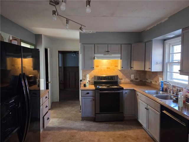 8510 E 110th Terrace, Kansas City, MO 64134