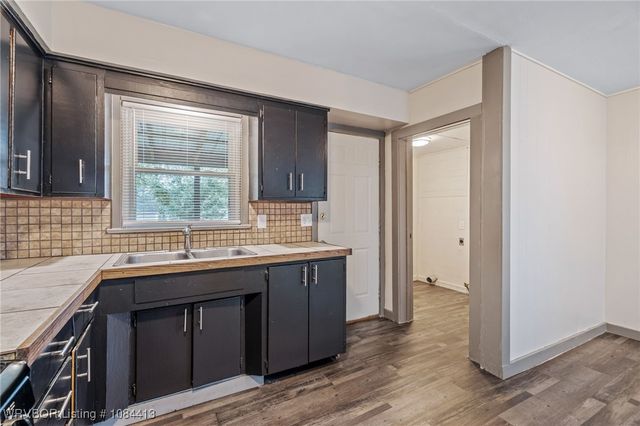 3809 MacArthur Drive, Fort Smith, AR 72904