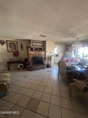 38562 35th Street, Palmdale, CA 93550