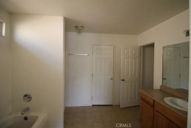 34616 Paseo Del Valle, Barstow, CA 92311