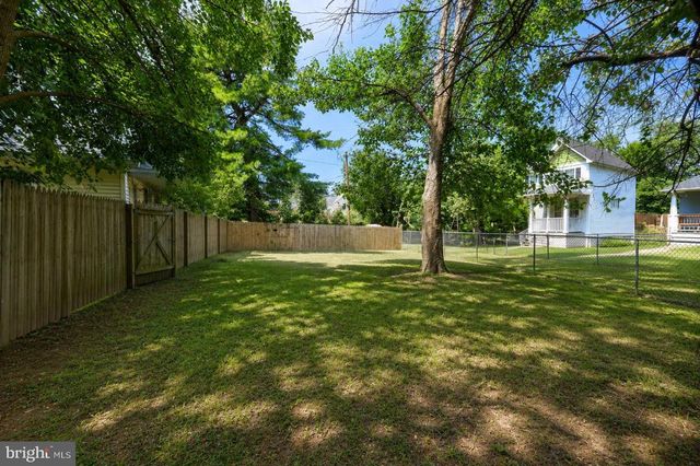 163 MANSFIELD ST, Fredericksburg, VA 22408