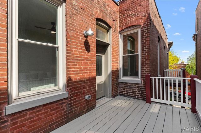 2421 S 13TH Street, St Louis, MO 63104