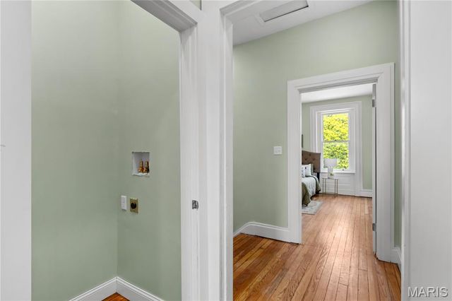 2421 S 13TH Street, St Louis, MO 63104