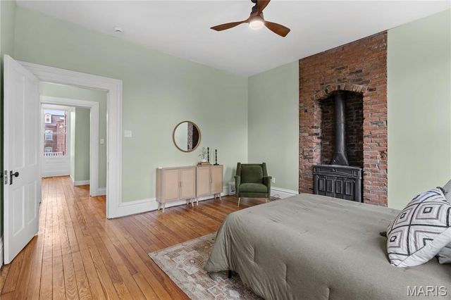 2421 S 13TH Street, St Louis, MO 63104