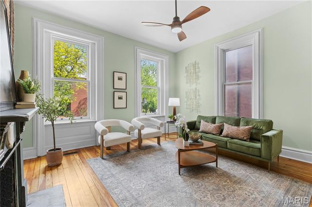 2421 S 13TH Street, St Louis, MO 63104