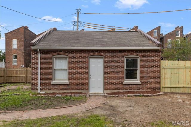 2421 S 13TH Street, St Louis, MO 63104
