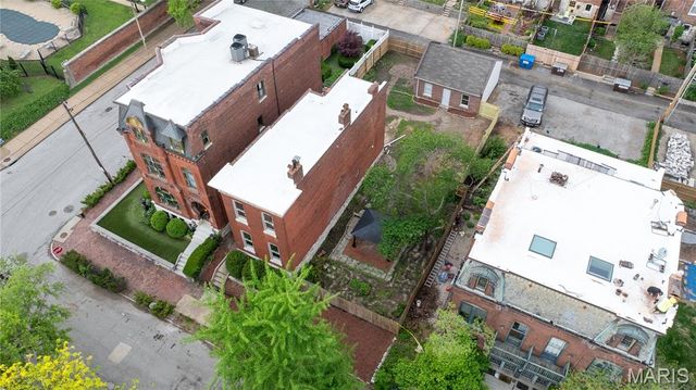2421 S 13TH Street, St Louis, MO 63104