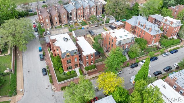 2421 S 13TH Street, St Louis, MO 63104