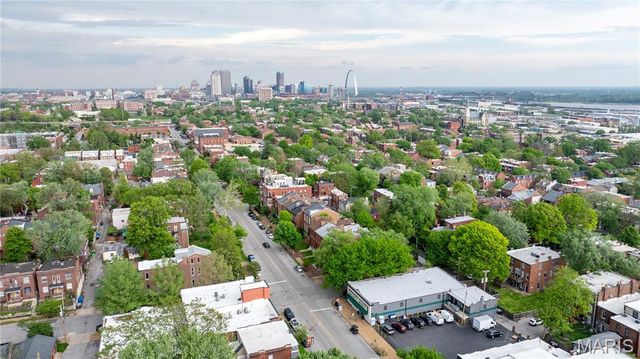 2421 S 13TH Street, St Louis, MO 63104