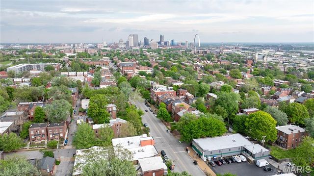 2421 S 13TH Street, St Louis, MO 63104