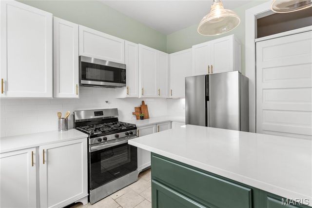 2421 S 13TH Street, St Louis, MO 63104