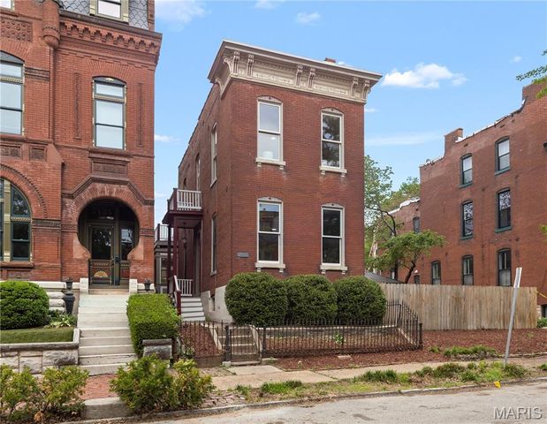 2421 S 13TH Street, St Louis, MO 63104