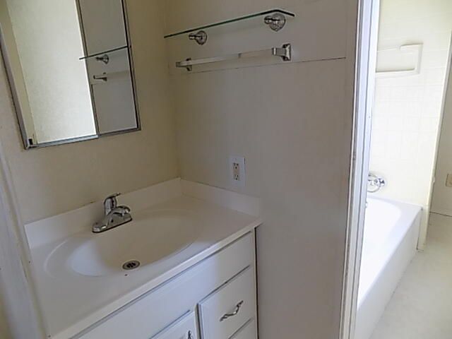 1232 N Farmer Avenue, Springfield, MO 65802