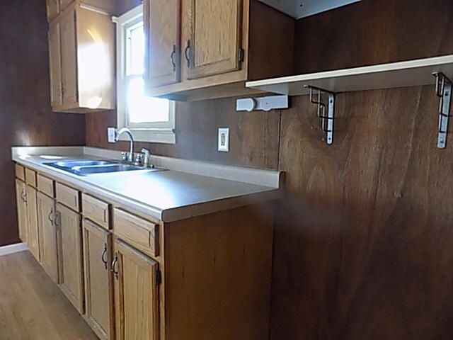 1232 N Farmer Avenue, Springfield, MO 65802