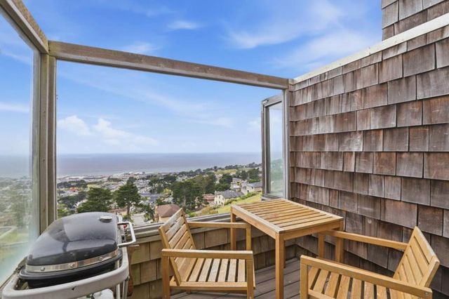 270 Beachview Avenue 14, Pacifica, CA 94044