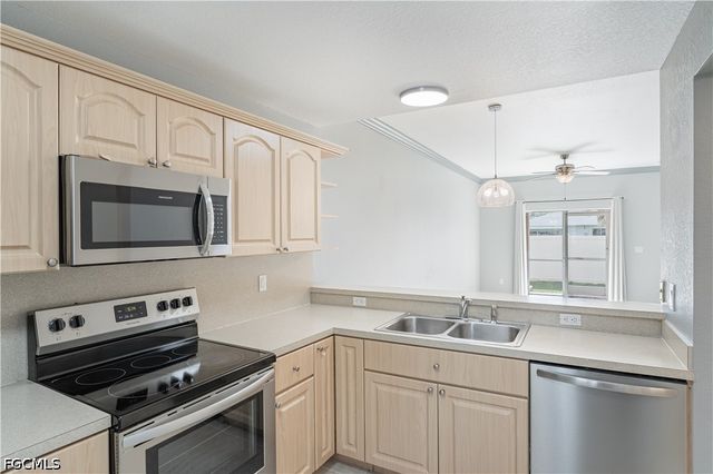 1227 SE 23rd PL 3, Cape Coral, FL 33990