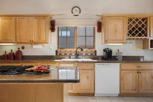 31 Camino Botanica, Santa Fe, NM 87507