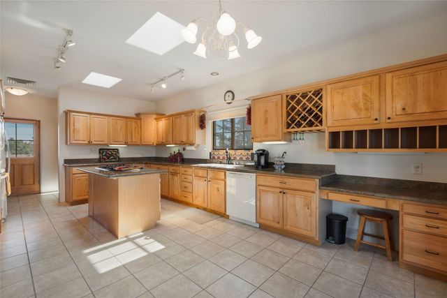 31 Camino Botanica, Santa Fe, NM 87507