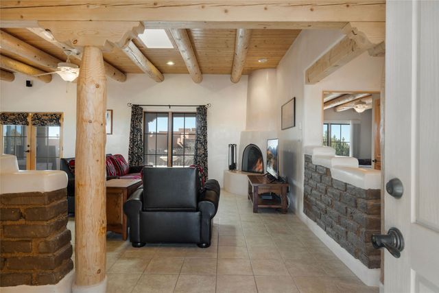 31 Camino Botanica, Santa Fe, NM 87507