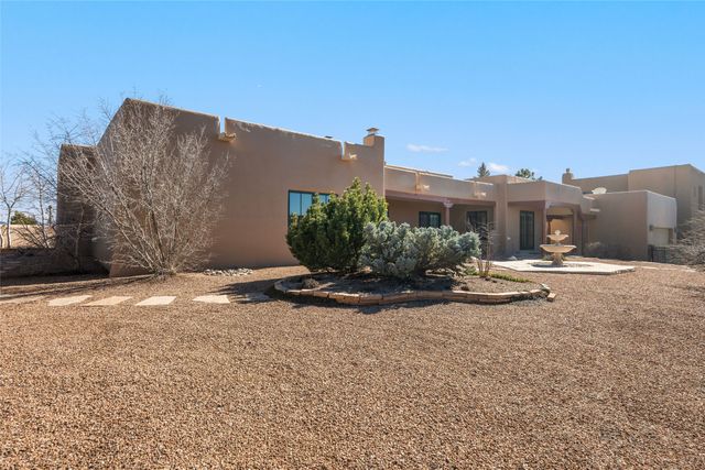 31 Camino Botanica, Santa Fe, NM 87507