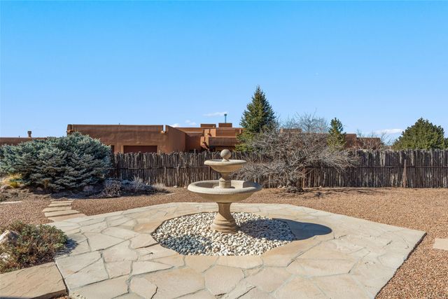 31 Camino Botanica, Santa Fe, NM 87507