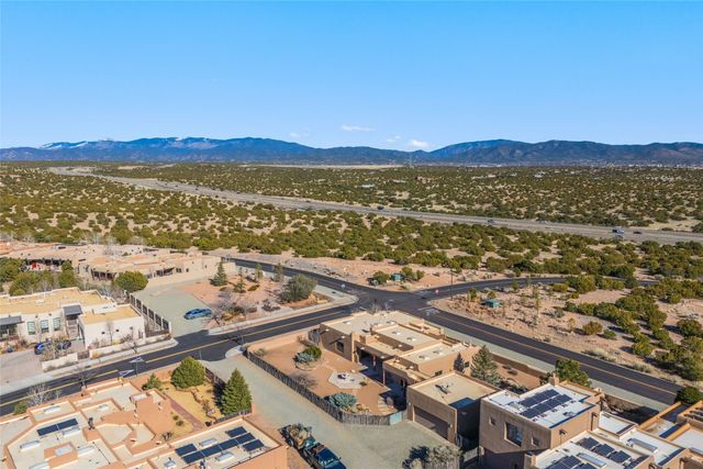 31 Camino Botanica, Santa Fe, NM 87507