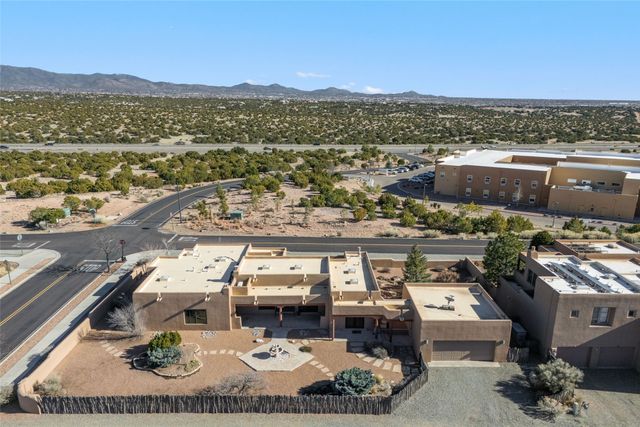 31 Camino Botanica, Santa Fe, NM 87507